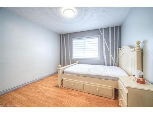 119 Wendy Court, Cambridge, ON - Indoor Photo Showing Bedroom