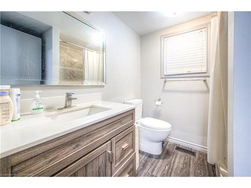 119 Wendy Court, Cambridge, ON - Indoor Photo Showing Bathroom