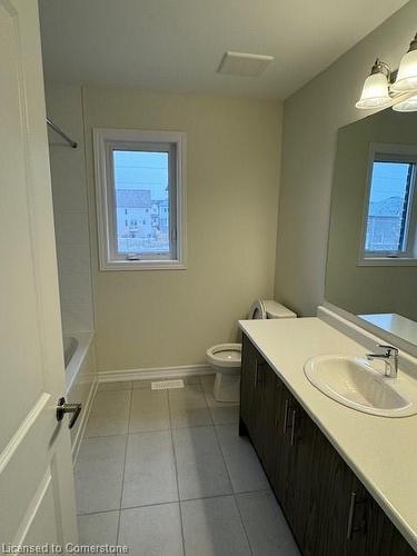 21 Molnar Crescent, Brantford, ON - Indoor Photo Showing Bathroom