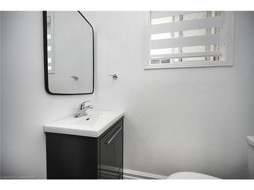 3845 Althorpe Circle, Mississauga, ON - Indoor Photo Showing Bathroom