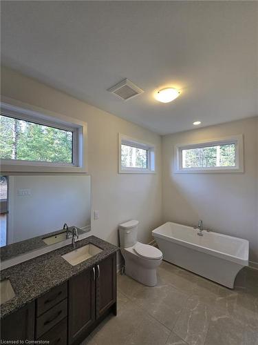 1007 Kingsridge Court, Huntsville, ON - Indoor Photo Showing Bathroom