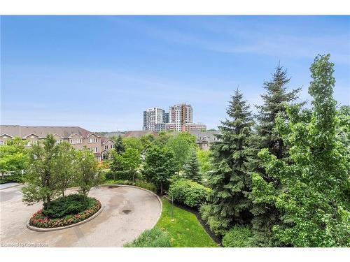 316-51 Baffin Court, Richmond Hill, ON - Outdoor