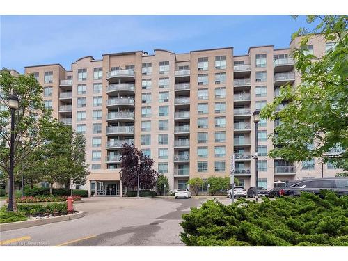 316-51 Baffin Court, Richmond Hill, ON - Outdoor With Balcony With Facade