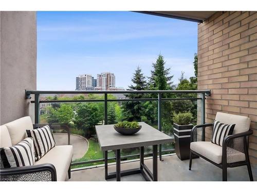 316-51 Baffin Court, Richmond Hill, ON - Outdoor With Balcony With Exterior