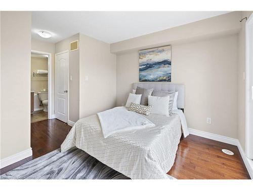 22-5625 Oscar Peterson Boulevard, Mississauga, ON - Indoor Photo Showing Bedroom