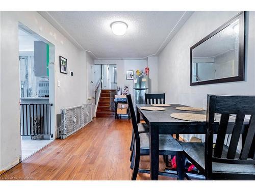 2 1/2 Leaside Drive, St. Catharines, ON - Indoor Photo Showing Dining Room