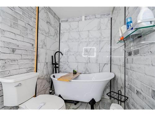 2 1/2 Leaside Drive, St. Catharines, ON - Indoor Photo Showing Bathroom