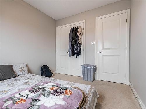 61 Sonoma Valley Crescent, Hamilton, ON - Indoor Photo Showing Bedroom