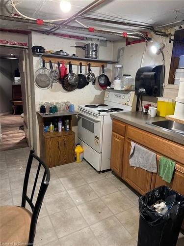 32 Simeon Street, Kitchener, ON - Indoor Photo Showing Kitchen