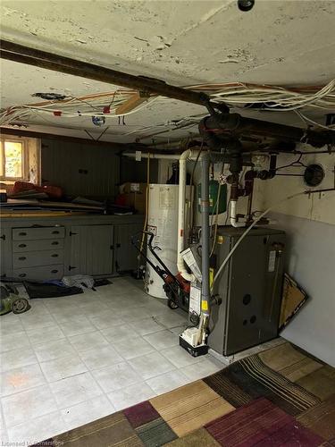 32 Simeon Street, Kitchener, ON - Indoor Photo Showing Garage