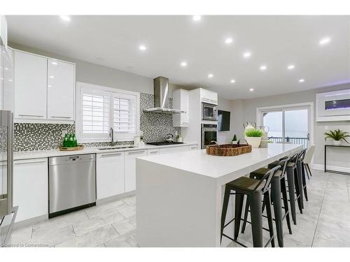 53 Windemere Road, Stoney Creek, ON - Indoor Photo Showing Kitchen With Upgraded Kitchen