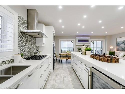 53 Windemere Road, Stoney Creek, ON - Indoor Photo Showing Kitchen With Upgraded Kitchen