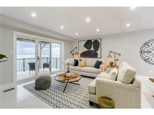 53 Windemere Road, Stoney Creek, ON - Indoor Photo Showing Living Room