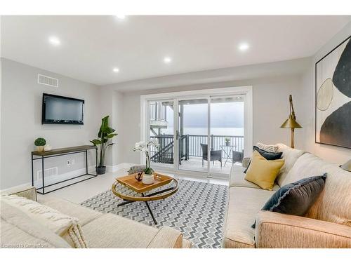 53 Windemere Road, Stoney Creek, ON - Indoor Photo Showing Living Room