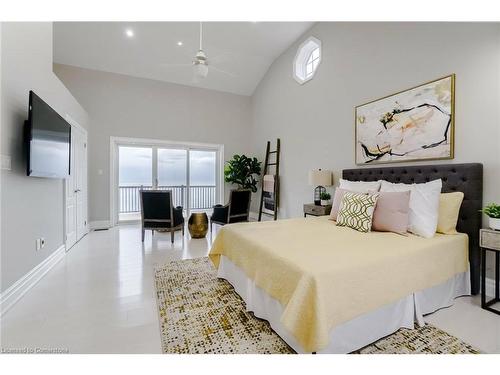 53 Windemere Road, Stoney Creek, ON - Indoor Photo Showing Bedroom