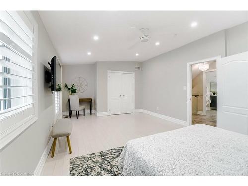 53 Windemere Road, Stoney Creek, ON - Indoor Photo Showing Bedroom