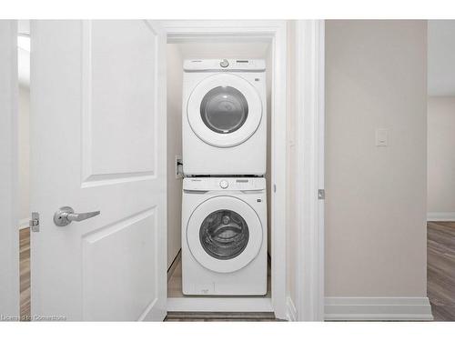 137 Peter Street, Hamilton, ON - Indoor Photo Showing Laundry Room