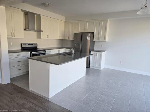 813 Knights Lane, Woodstock, ON - Indoor Photo Showing Kitchen With Double Sink