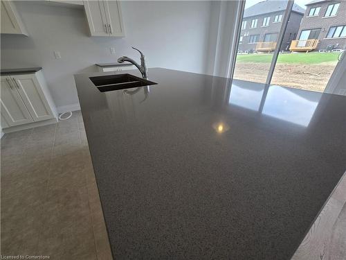 813 Knights Lane, Woodstock, ON - Indoor Photo Showing Kitchen With Double Sink