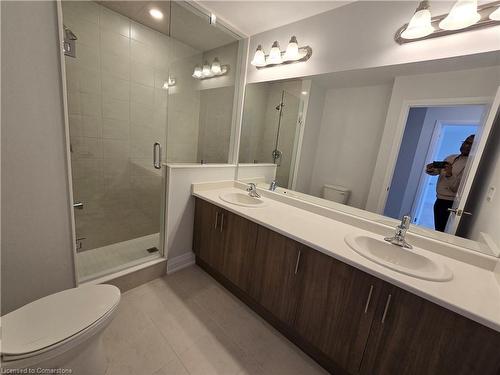 813 Knights Lane, Woodstock, ON - Indoor Photo Showing Bathroom