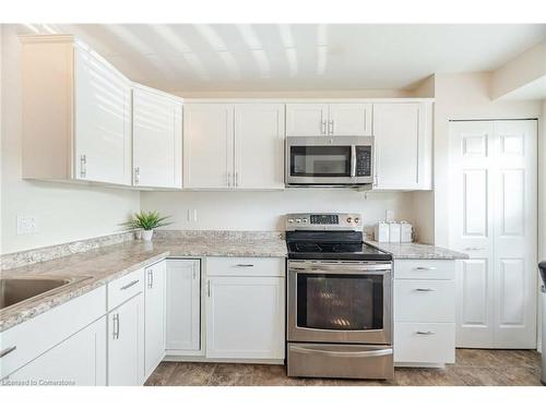 15-26 Poplar Drive, Cambridge, ON - Indoor Photo Showing Kitchen