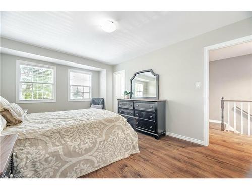 15-26 Poplar Drive, Cambridge, ON - Indoor Photo Showing Bedroom