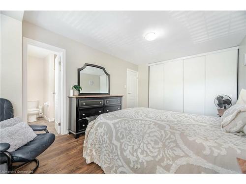 15-26 Poplar Drive, Cambridge, ON - Indoor Photo Showing Bedroom