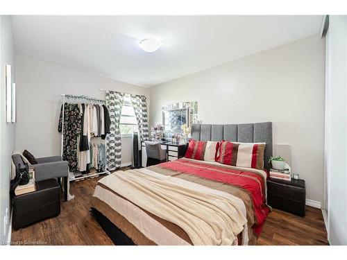 15-26 Poplar Drive, Cambridge, ON - Indoor Photo Showing Bedroom