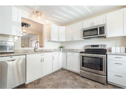 15-26 Poplar Drive, Cambridge, ON - Indoor Photo Showing Kitchen