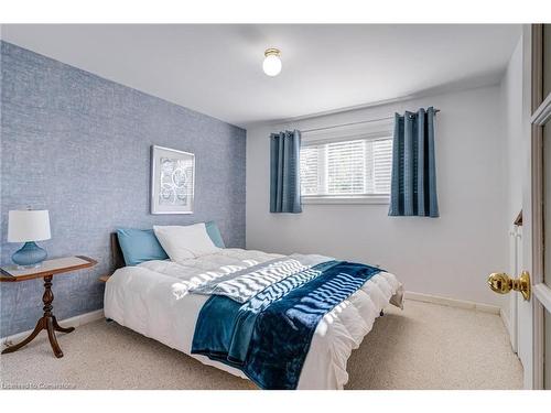 597 Vanderburgh Drive, Burlington, ON - Indoor Photo Showing Bedroom