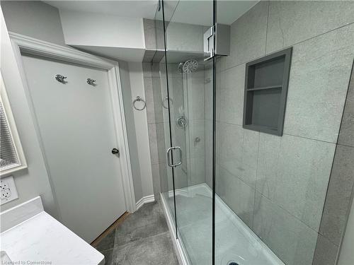 Bsmt-524 Leatherleaf Drive, Mississauga, ON - Indoor Photo Showing Bathroom