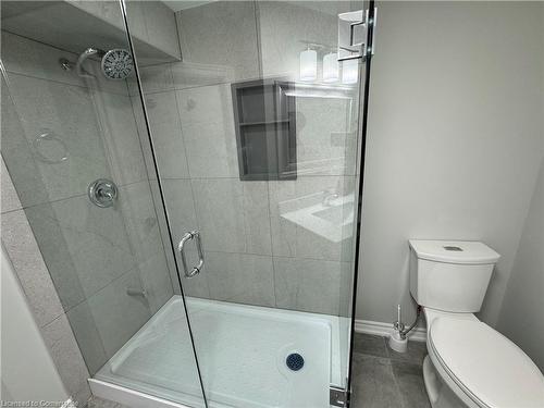 Bsmt-524 Leatherleaf Drive, Mississauga, ON - Indoor Photo Showing Bathroom