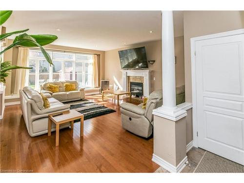 8 Playfair Court, Ancaster, ON - Indoor Photo Showing Living Room With Fireplace