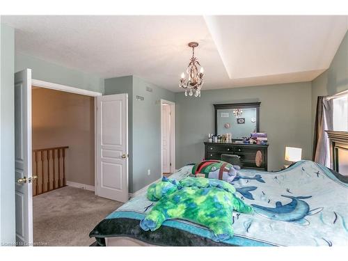 8 Playfair Court, Ancaster, ON - Indoor Photo Showing Bedroom