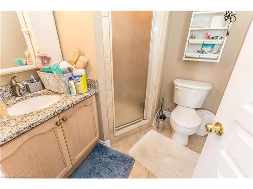 8 Playfair Court, Ancaster, ON - Indoor Photo Showing Bathroom