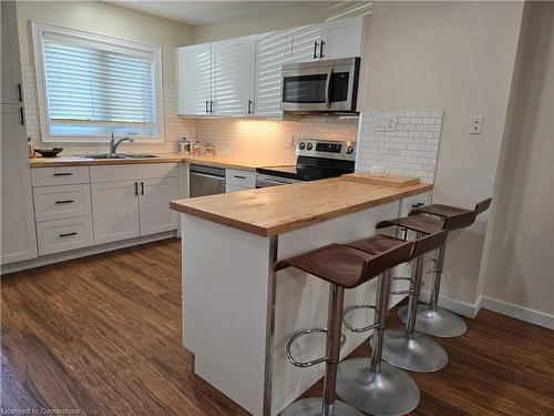 553 Oxbow Crescent, Collingwood, ON - Indoor Photo Showing Kitchen With Double Sink