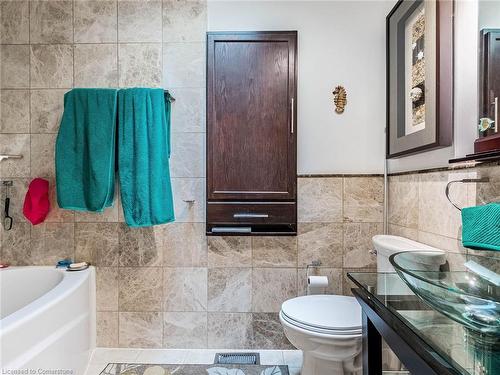 1842 Christopher Road, Mississauga, ON - Indoor Photo Showing Bathroom