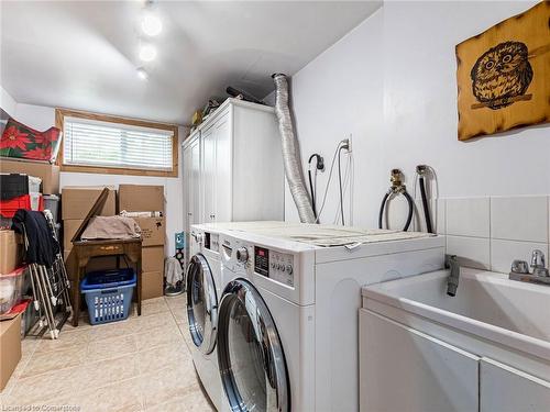 1842 Christopher Road, Mississauga, ON - Indoor Photo Showing Laundry Room