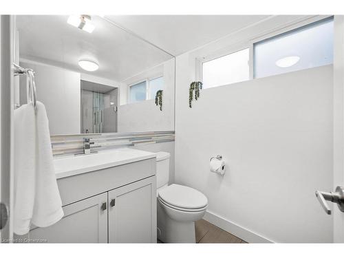 7 Veery Place, Toronto, ON - Indoor Photo Showing Bathroom