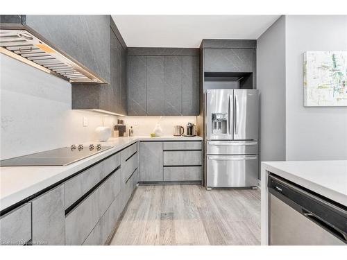 11 Joliet Crescent, Tiny, ON - Indoor Photo Showing Kitchen With Upgraded Kitchen