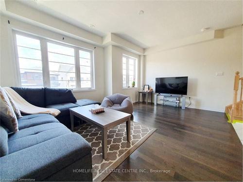 63 Holder Drive, Brantford, ON - Indoor Photo Showing Living Room