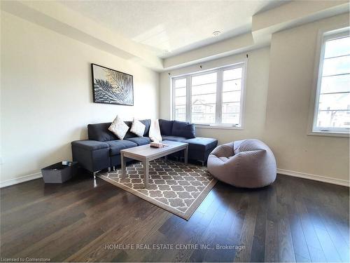 63 Holder Drive, Brantford, ON - Indoor Photo Showing Living Room