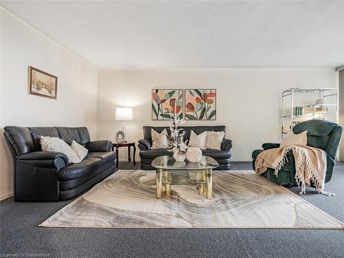 1204-61 Richview Road, Toronto, ON - Indoor Photo Showing Living Room