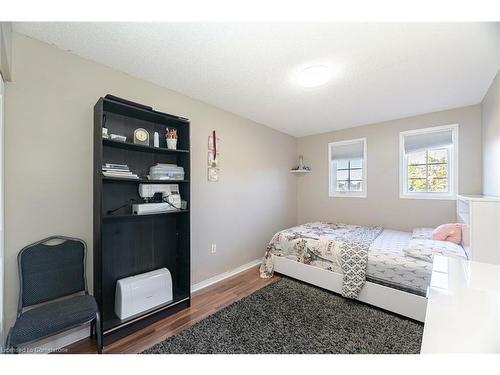 35 Jones Drive, Barrie, ON - Indoor Photo Showing Bedroom