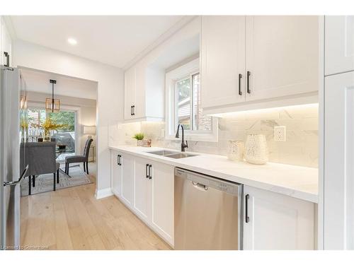 7318 Bendigo Circle, Mississauga, ON - Indoor Photo Showing Kitchen With Double Sink