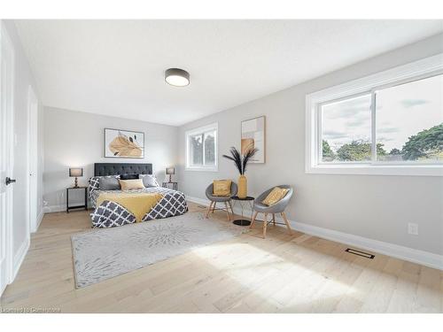 7318 Bendigo Circle, Mississauga, ON - Indoor Photo Showing Bedroom