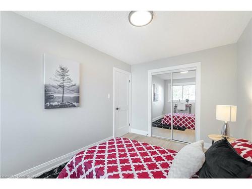 7318 Bendigo Circle, Mississauga, ON - Indoor Photo Showing Bedroom