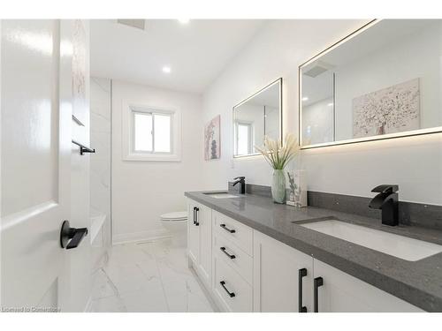 7318 Bendigo Circle, Mississauga, ON - Indoor Photo Showing Bathroom