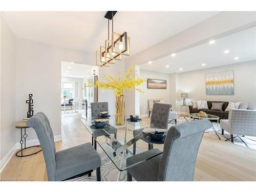 7318 Bendigo Circle, Mississauga, ON - Indoor Photo Showing Dining Room