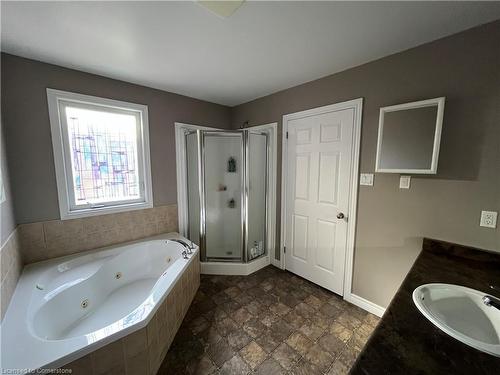 184 Boyd Boulevard, Zorra, ON - Indoor Photo Showing Bathroom